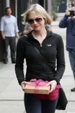 2009__12__FP_4273035_Zellweger_Renee_FP7_122609 149&#215;225.jpg