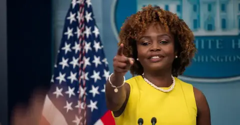 karine jean pierre shuts down fox news reporter interruptingpp