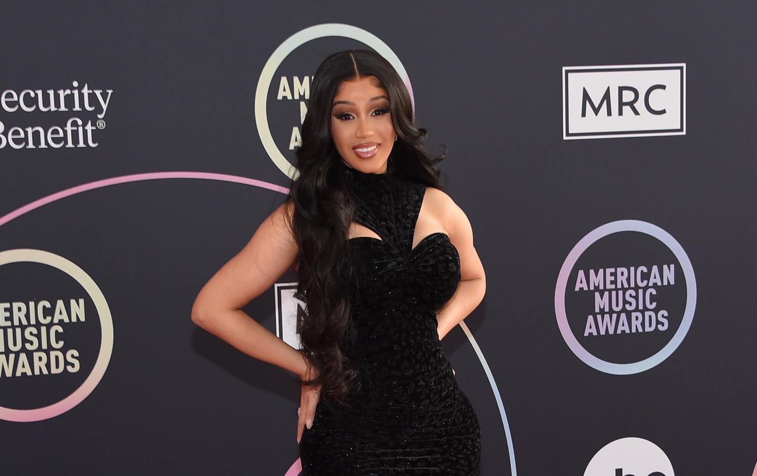 Cardi B's Best Beauty Looks From the 2021 AMAs, Including $5 False