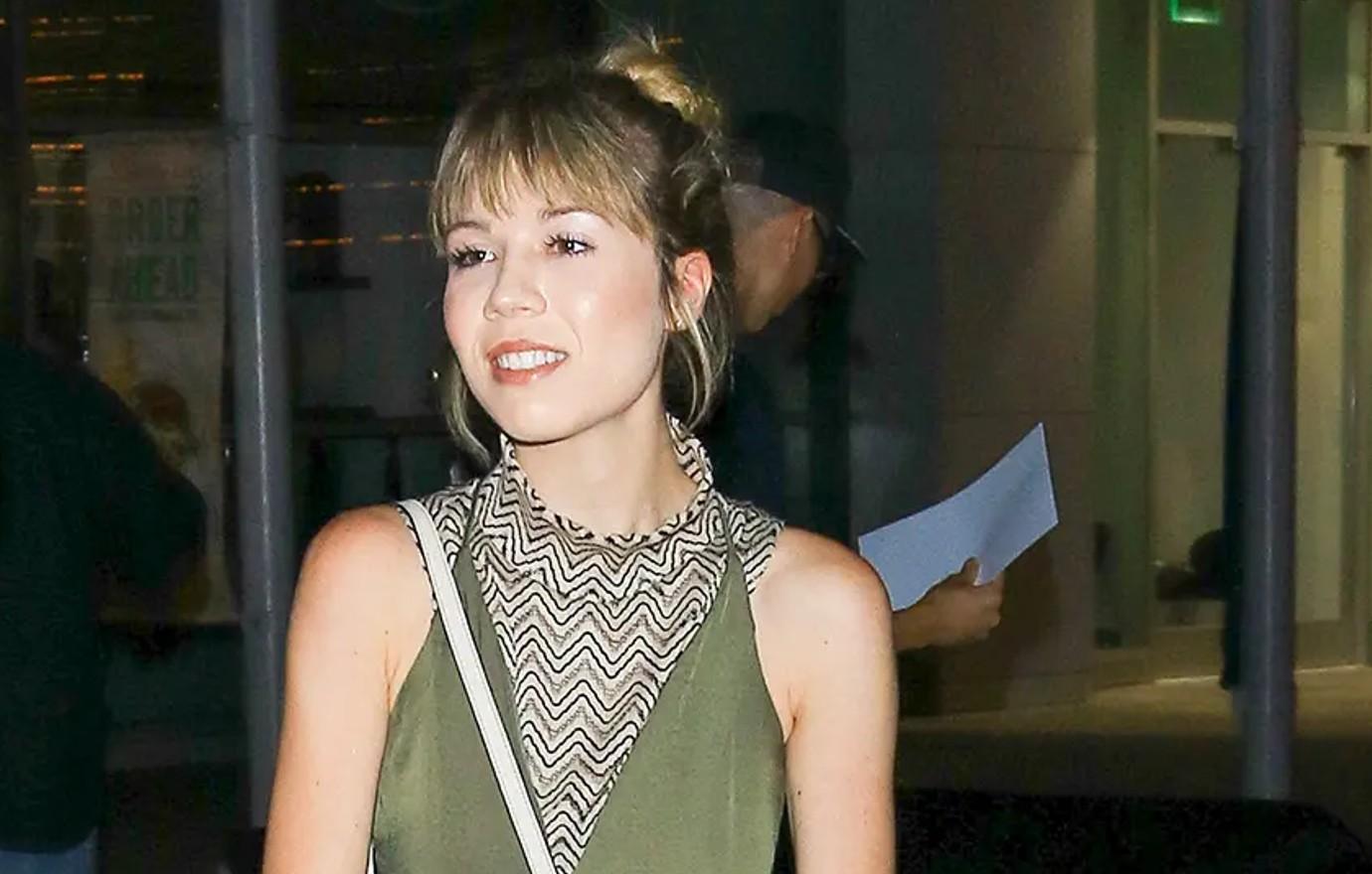 Jennette Mccurdy Felt Uncomfortable When Mom Showered Her 2134