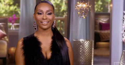Cynthia bailey flirts peter thomas massage 02 HERO