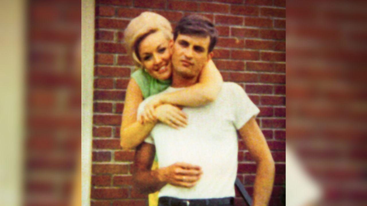Image of Nikki Lund said that Dolly Parton was a 'resilient person.'