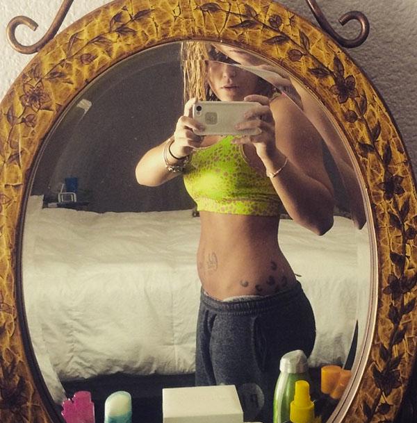 Jenelle evans abs