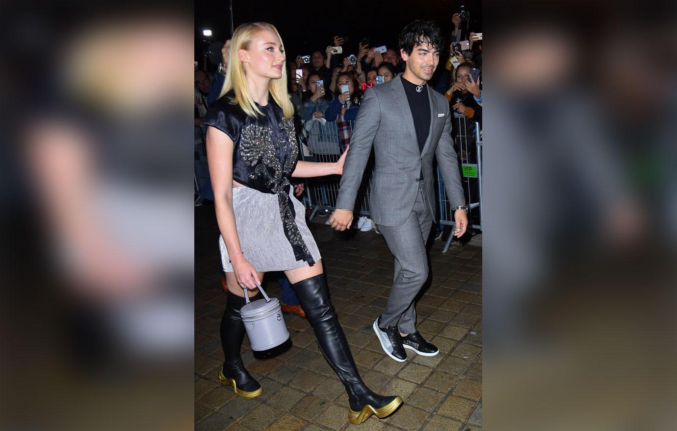 Joe Jonas & Sophie Turner Finally Make First Red Carpet Appearance  Together!: Photo 4157719, Fashion, Joe Jonas, Sophie Turner Photos