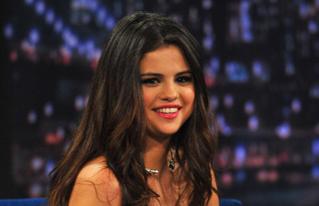 Selena gomez2 teaser_319x206.jpg