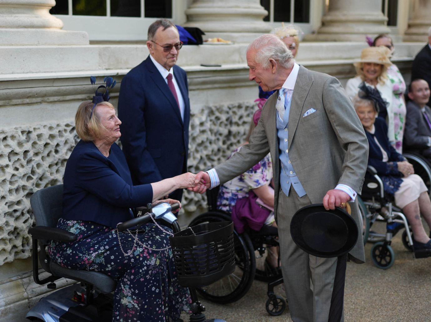 king charles ensured no royal attend prince harry service scheduling party