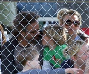 2011__03__britney_spears_march7_84 300×274.jpg