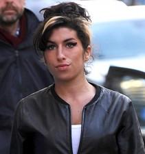 2009__12__wenn_amy_arrest 211×225.jpg