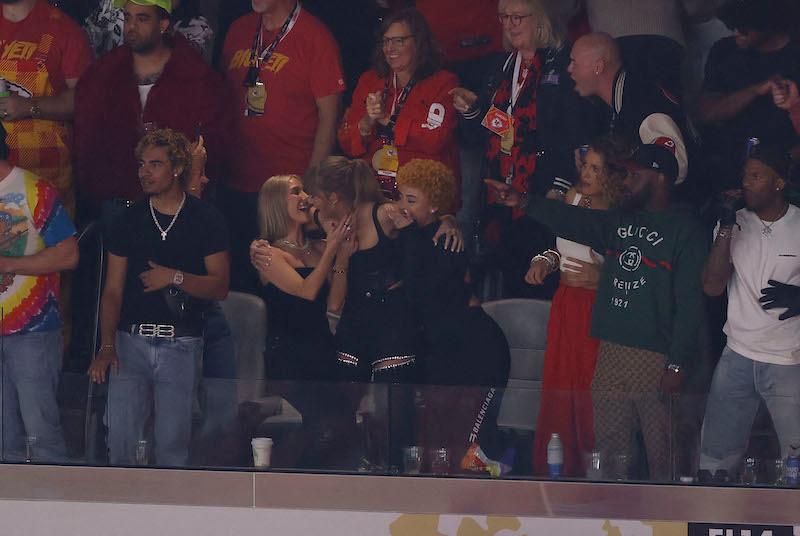 taylor swift travis kelce dance love story