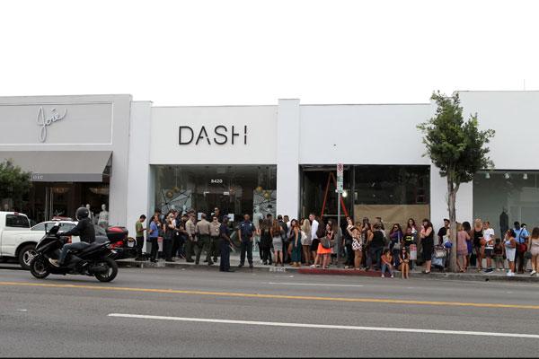 Kardashians dash signing9