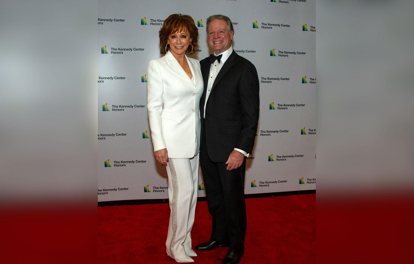 reba mcentire boyfriend divorce