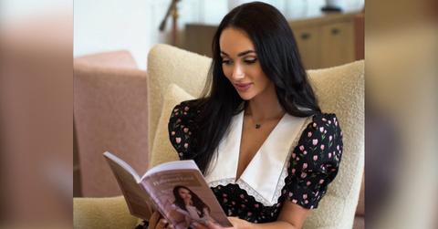 hollywoods newest beauty signature ukrainian esthetician oksana zhenzherukha brings her method to los angeles and the industry is taking notice