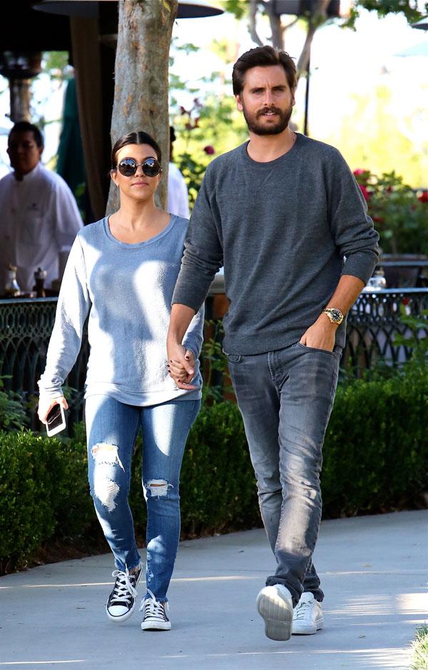 kourtney-kardashian-suing-scott-disick-tell-all-book