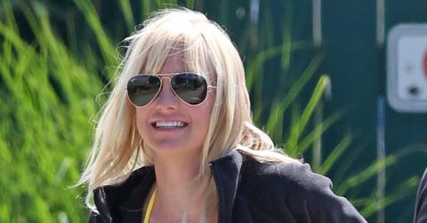 *EXCLUSIVE* Anna Faris films a beach scene with Eva Longoria for the remake of ‘Overboard’
