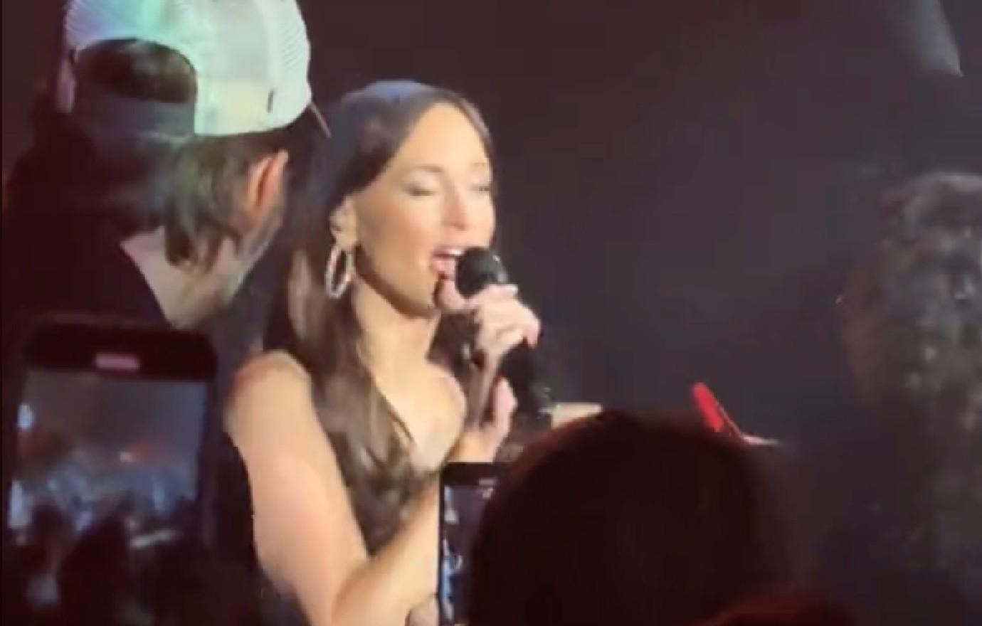 kacey musgraves furious fan aggressively grabs florida concert