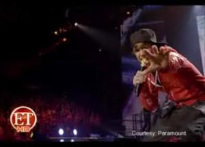 2010__10__Justin_Bieber_Oct25news_01 300×216.jpg