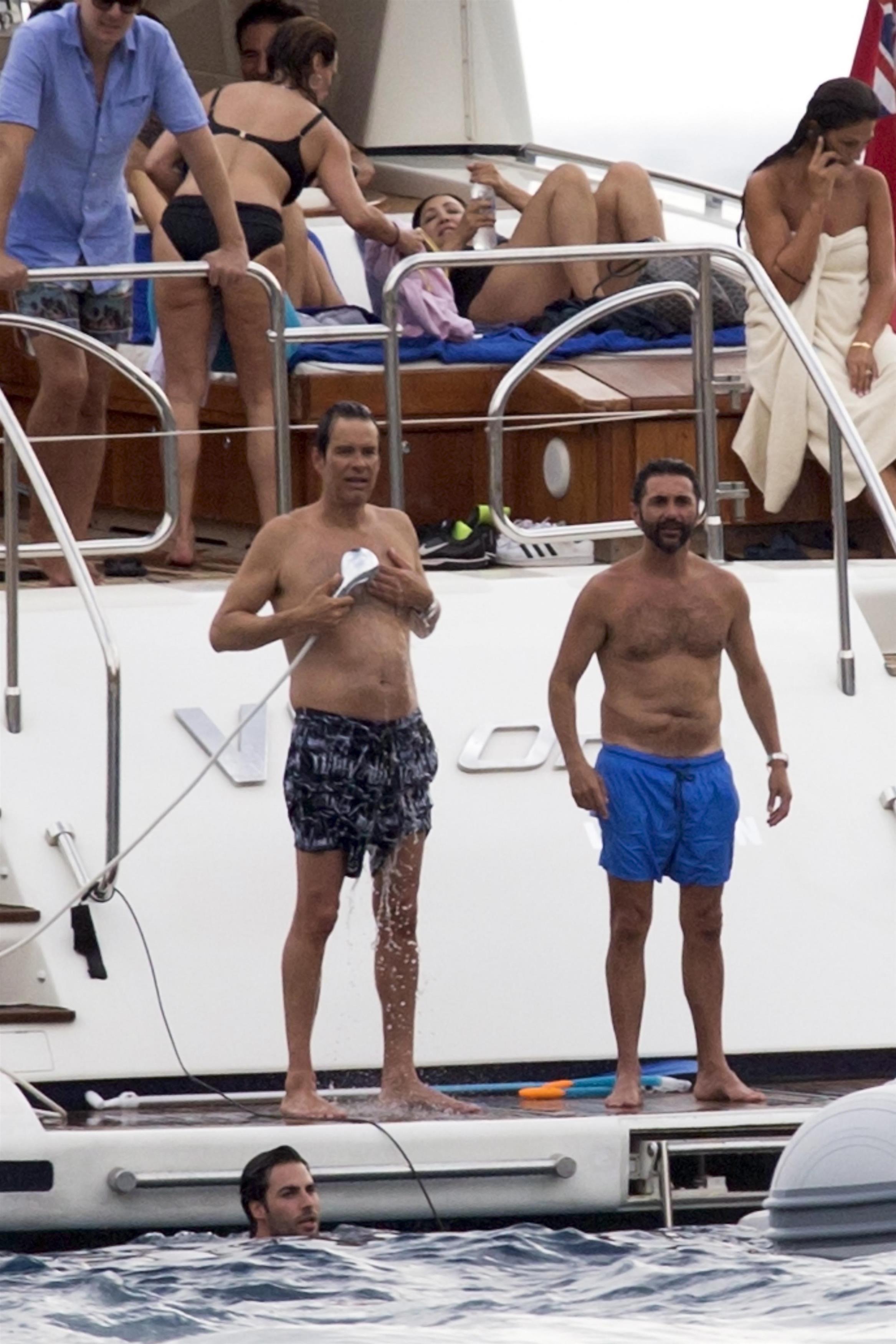 Eva Longoria and husband Jose Baston enjoy a day by the sea in Mallorca