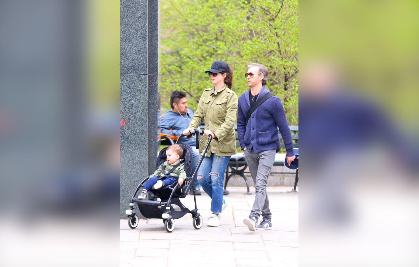 Anne Hathaway Son New York Photos 06