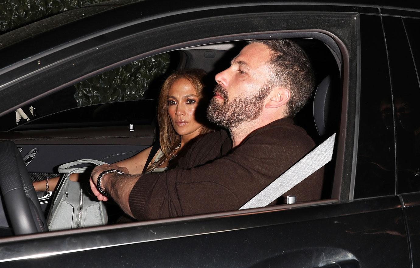 ben affleck spending big bucks to impress girlfriend jennifer lopez