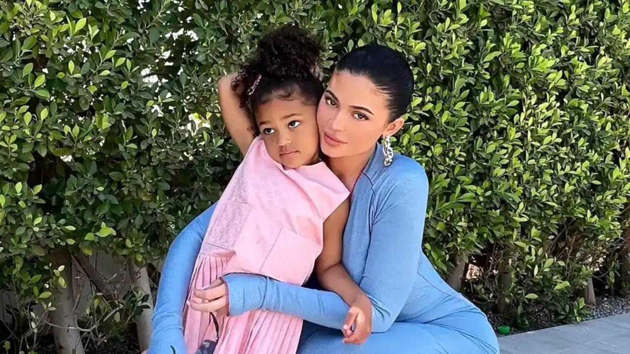 Image of Kylie Jenner let Stormi Webster experiment with her pink wig collection.
