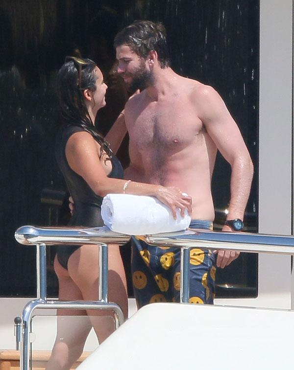 Nina dobrev austin stowell yacht france 05