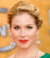2010__03__okmagazine style Christina Applegate 192×225.jpg