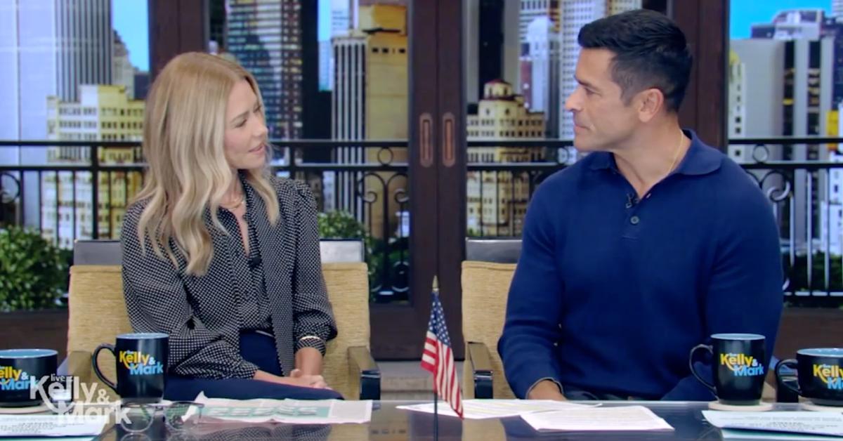 kelly ripa teases mark consuelos wet bed bathroom sleep live