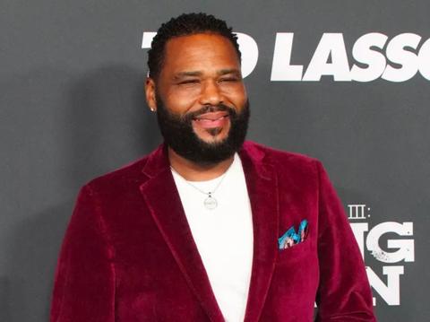 anthony anderson mom cutting speeches short jennifer coolidge emmys