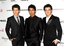 2010__03__Elton_John_Oscar_Party_March8_36433main 225&#215;162.jpg