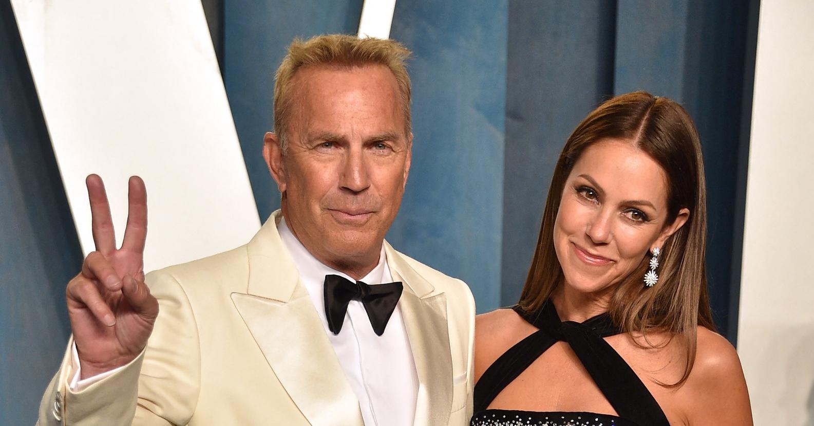 Kevin Costner Wears Wedding Ring 1 Day Before Wife Filed For Divorce image photo pic