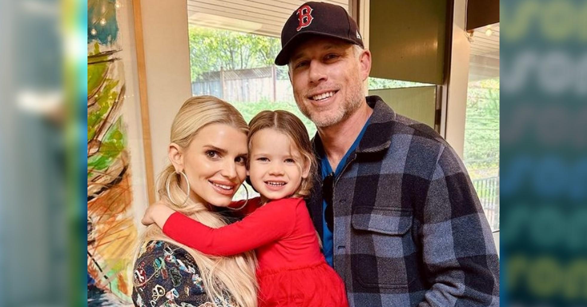 jessica simpson eric johnson living separate lives divorce rumors