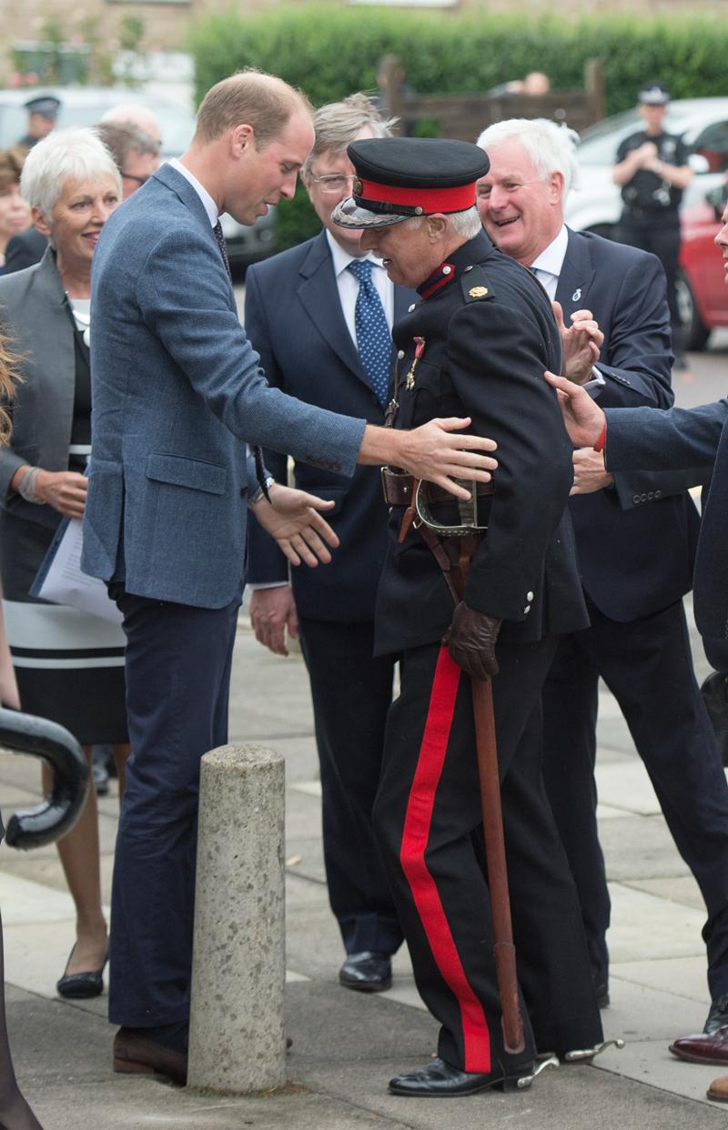 prince william and kate middleton helping old man