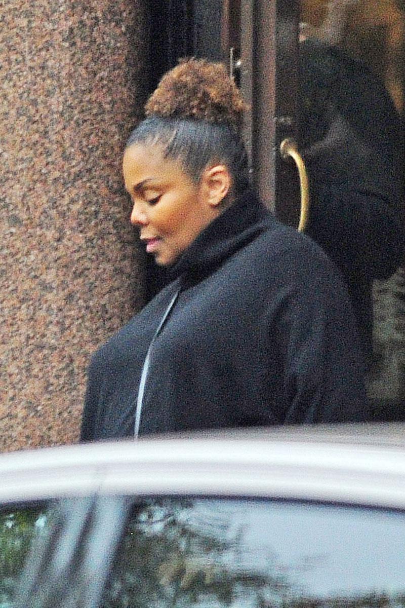 janet jackson pregnant baby bump pics