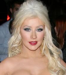 2010__11__christina_aguilera 222×300.jpg