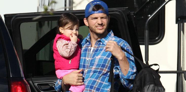 Ashton Kutcher Daughter Wyatt Pics Whip Nae Dance