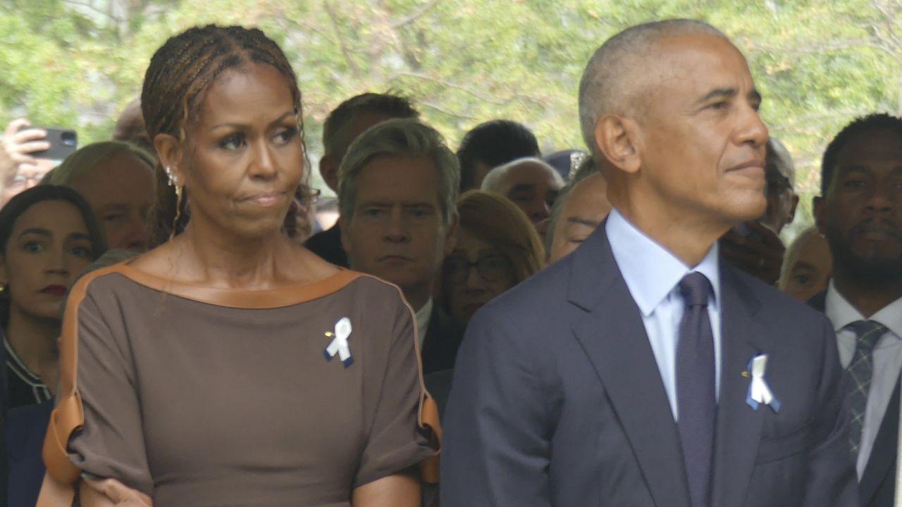 image of Barack gave a shout-out to Michelle on stage. 