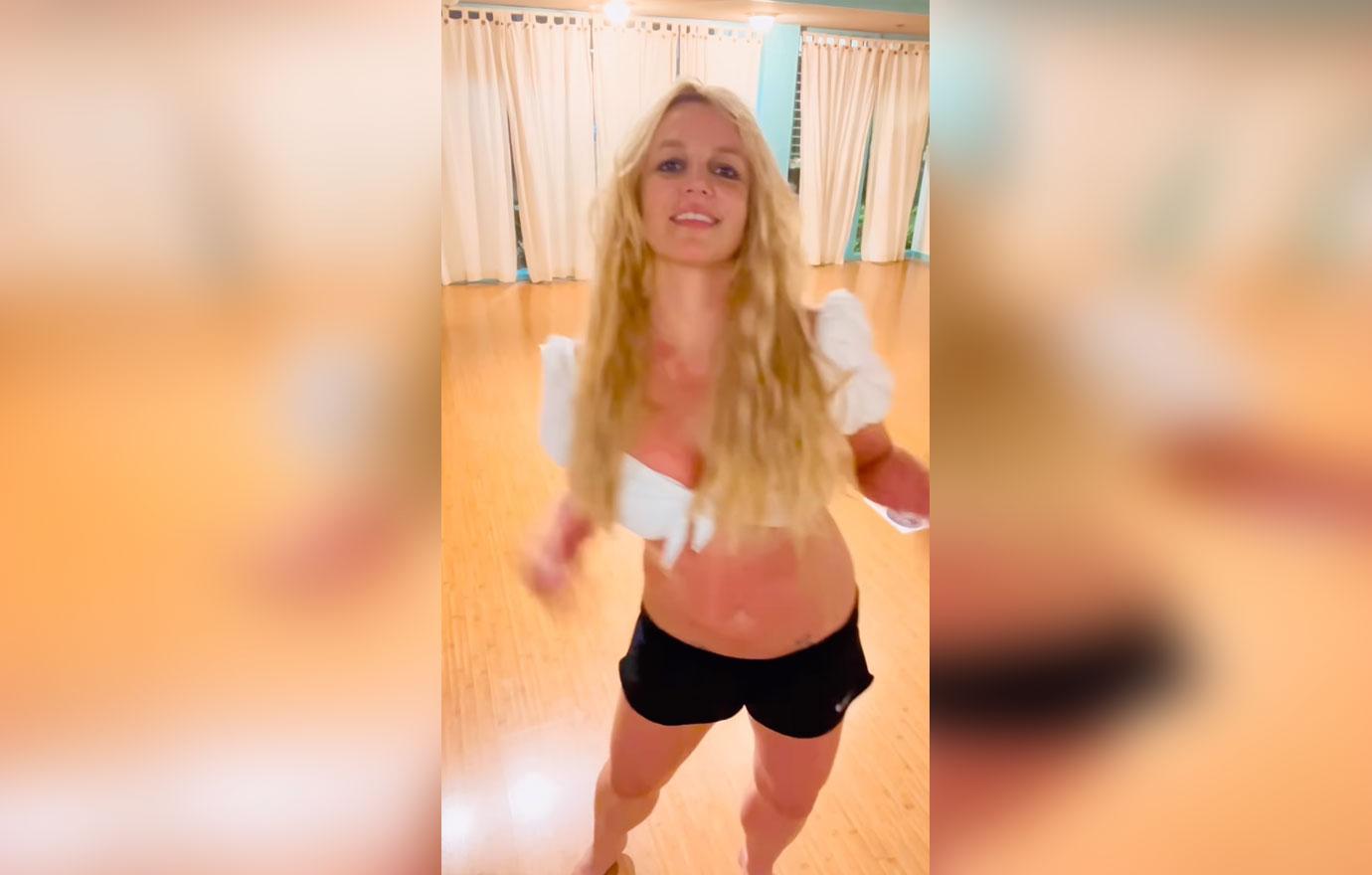 major yikes britney spears under fire for body shaming christina aguileras dancers