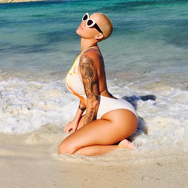 Amber rose dating butt selfies5