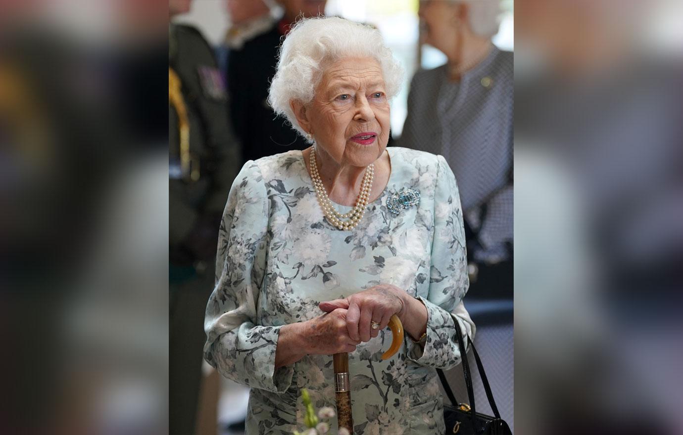 buckingham palace releases rare health update on queen elizabeth iii