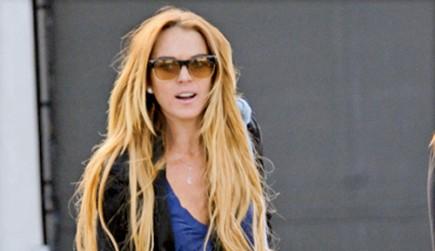 2009__10__lindsay lohan 435×800.jpg