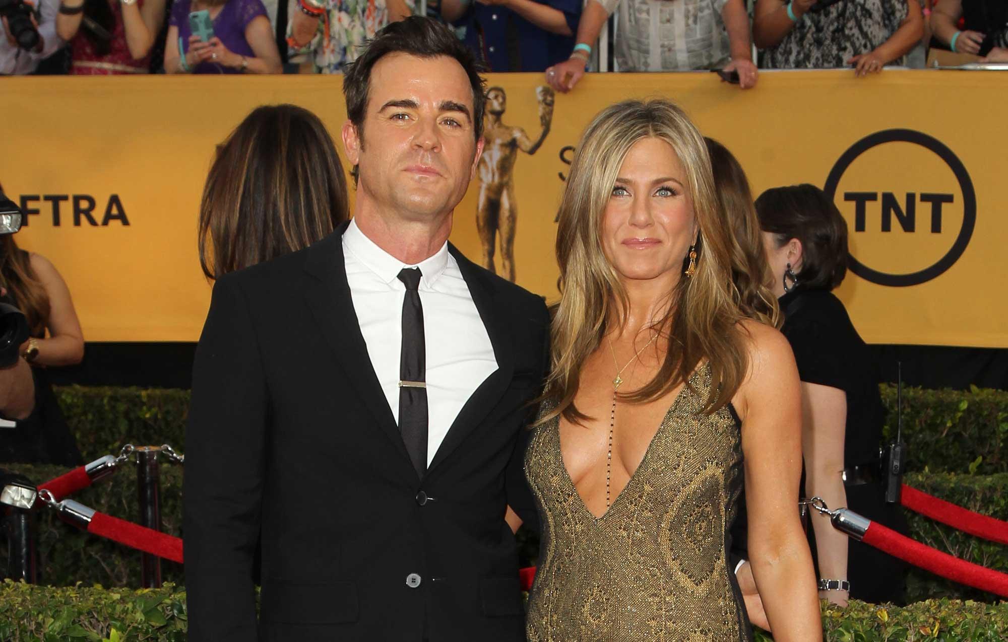 justin theroux shows support after ex wife jennifer aniston