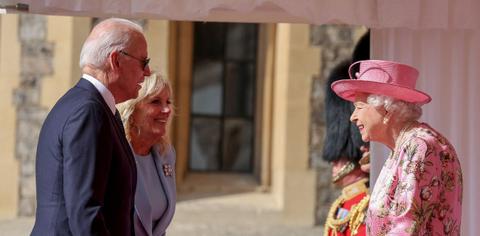 queen elizabeth insistent serving president joe biden