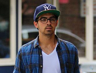 Ok_041713 joe jonas main.jpg