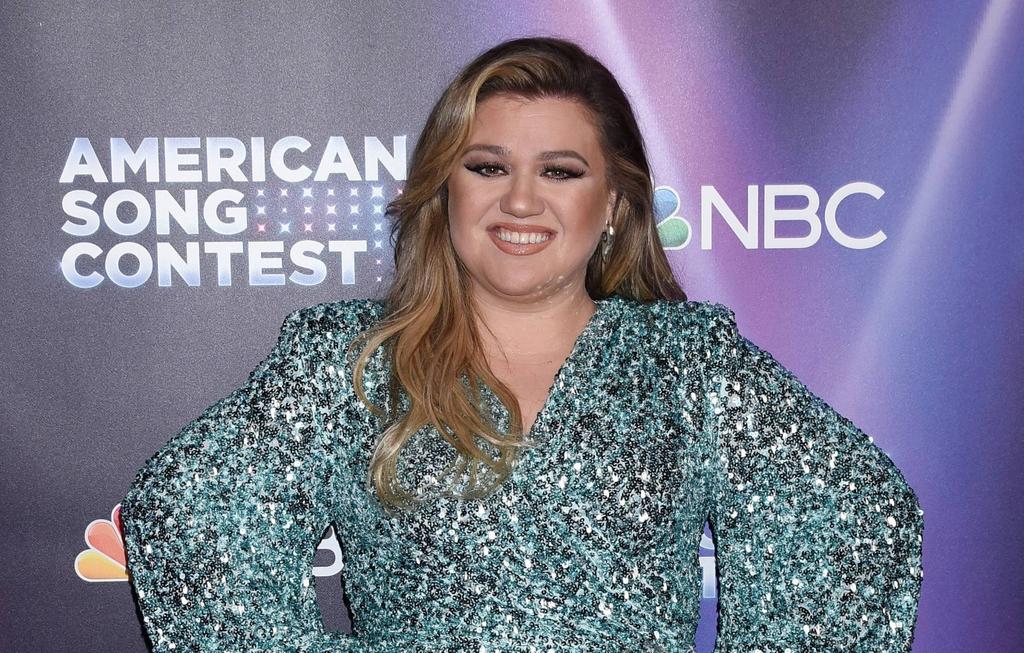 Kelly Clarkson s Lawsuit With Ex Father In Law Will Drag Into 2023