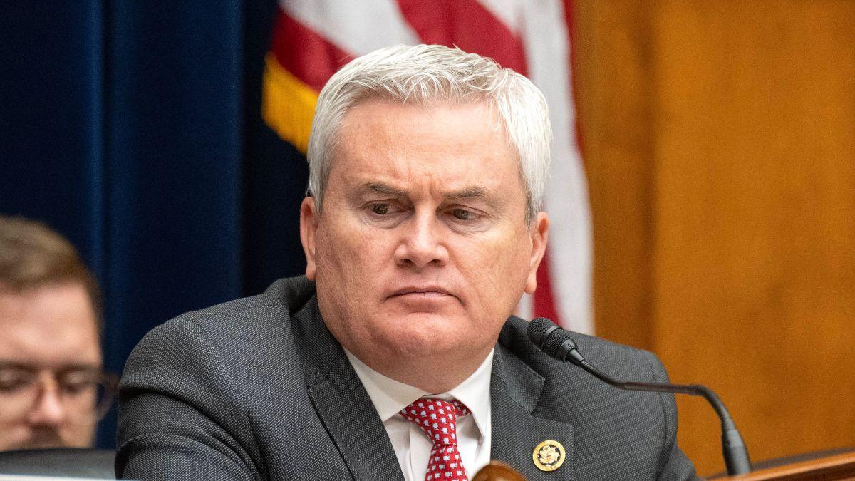 image of Hillary Clinton wants to be 'transparent' amid the probe. 