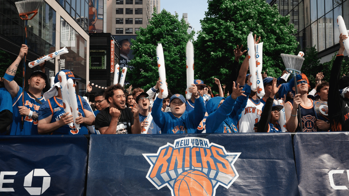 Image of The Knicks broke their winning streak with President Donald Trump in attendance.