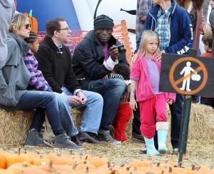 2010__10__Heidi_Klum_Oct18_36 300×244.jpg