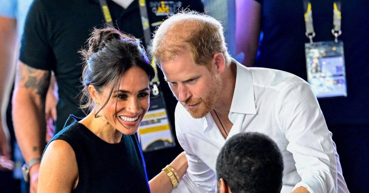 Meghan Markle & Prince Harry All Smiles At Canadian Hockey Game