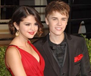 2011__07__Selena_Gomez_Justin_Bieber_July13newsbt 300×262.jpg
