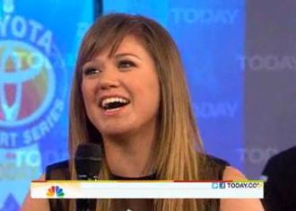 Kelly clarkson oct25nea.jpg